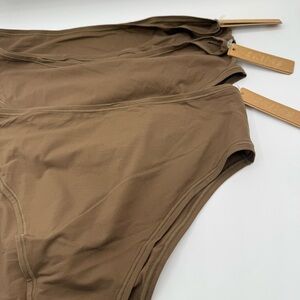 Lots of 3 SKIMS Fits Everybody Cheeky Brief Panties 3X Oxide NWT Seamless